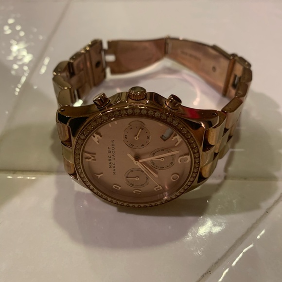 Marc Jacobs rose gold watch - Picture 4 of 5